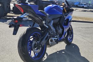 Yamaha R7  2025