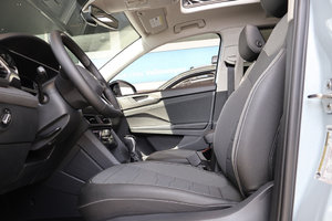 Volkswagen Taos Comfortline Black Edition 4MOTION 2025