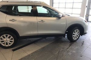 Nissan ROGUE S/SL/SV 2016