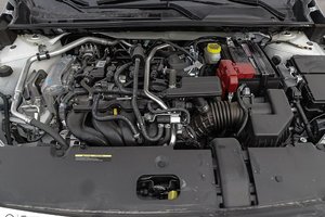 2025 Nissan Sentra SR CVT