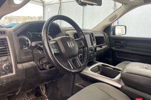 Ram 1500 Classic NIGHT EDITION CREW 4X4 V8 *SIÈGES / VOLANT CHAUFF* 2023