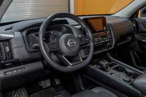 Nissan Pathfinder S 4X4 *8 PLACES* SIÈGES / VOLANT CHAUFF REG ADAPT 2023