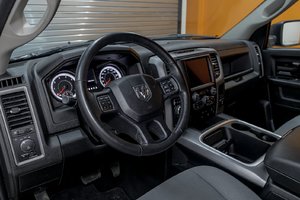 2023 Ram 1500 Classic NIGHT EDITION CREW 4X4 V8 *SIÈGES / VOLANT CHAUFF*