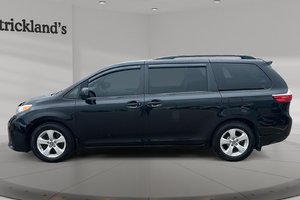 2018 Toyota Sienna LE 8-Passenger V6