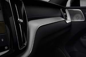 2025 Volvo XC60 HYBRIDE RECHARGEABLE ULTRA BLACK EDITION