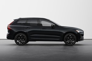 2025 Volvo XC60 HYBRIDE RECHARGEABLE ULTRA BLACK EDITION