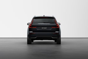 2025 Volvo XC60 HYBRIDE RECHARGEABLE ULTRA BLACK EDITION