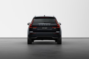 Volvo XC60 HYBRIDE RECHARGEABLE CORE VERSION FONCÉE 2025