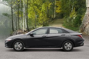 2025 Hyundai Elantra Essential