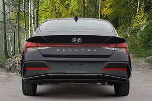 2025 Hyundai Elantra Essential