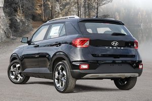 2025 Hyundai Venue Ultimate - Black interior