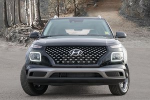 2025 Hyundai Venue Ultimate - Black interior