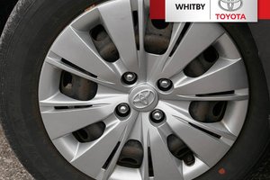 2014 Toyota Yaris Hatchback LE