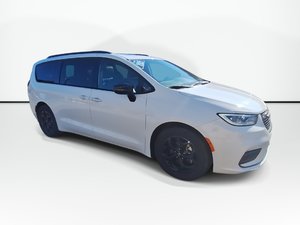2025 Chrysler Pacifica Limited | Roof | Cam | USB | Warranty to 2030
