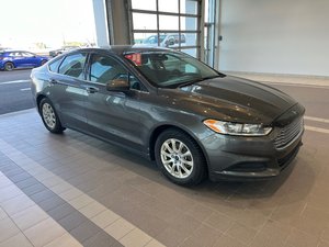 Ford Fusion S 2016