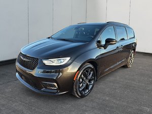 Chrysler Pacifica Touring L 2023