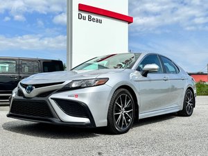 Toyota Camry HYBRIDE SE + TOIT OUVRANT / MAGS 18 / 1 SEUL PROPRIÉTAIRE / WOW 2022