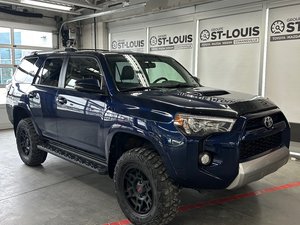 Toyota 4Runner SR5 / TRD OFF ROAD 2016