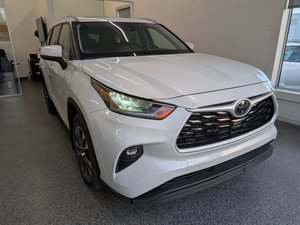 Toyota Highlander XLE AWD 2022