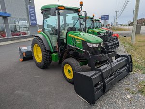 John Deere 4066R 4WD Utility tractor Équipé d'une gratte à neige et d'une souffleuse !! 2018
