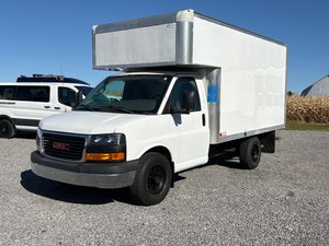 GMC Savana Commercial Cutaway 3500 Cube 12' 2017