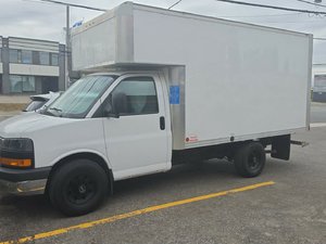 2017 GMC Savana Commercial Cutaway 3500 Cube 12'