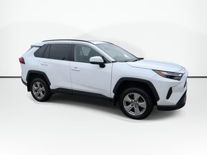 2022 Toyota RAV4 XLE | Sunroof | Cam | USB | HtdSeats