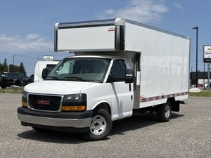 2026 GMC Savana 3500, CUBE 14 PIEDS, V8 6.6L A ESSENCE, CAMERA !!!