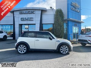 MINI Cooper Hardtop S 2012