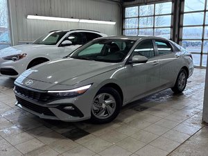 Hyundai Elantra Essential 2025