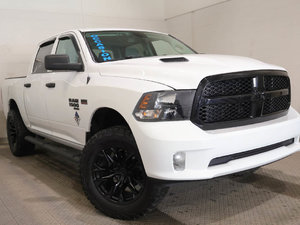 Ram 1500 Classic EXPRESS + 4X4 + CREW CAB +  NIGHT EDITION 2022