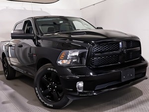 Ram 1500 Classic EXPRESS + CREW CAB + 4X4 + V8 + NIGHT EDITION 2023