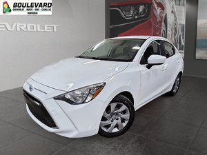 Toyota YARIS BERLINE |DÉMARRAGE A BOUTON POUSSOIR| 2017