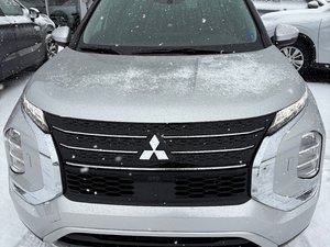 2024 Mitsubishi Outlander LE