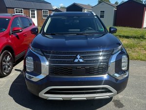 2024 Mitsubishi Outlander LE