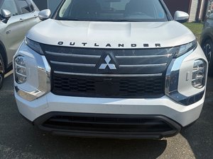 2025 Mitsubishi Outlander ES