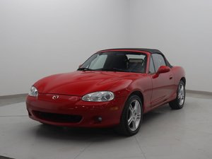 Mazda MX-5 Miata Base, manuelle 2004
