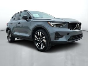 Volvo XC40 B5 PLUS AWD // DARK THEME 2023