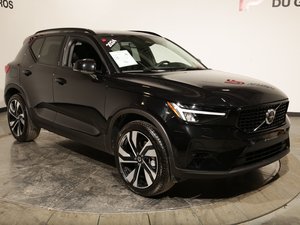 2024 Volvo XC40 B5 PLUS AWD // DARK THEME