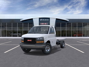 GMC Savana Cutaway 3500 WT 139'' 2025