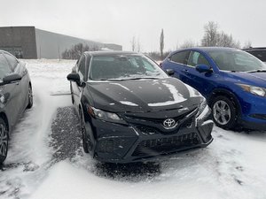 Toyota Camry SE 2023