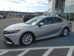 Toyota Camry SE 2022