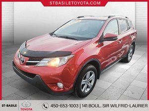 Toyota RAV4 XLE AWD MAGS TOIT SIEGES CHAUFFANTS CAMERA RECUL 2015