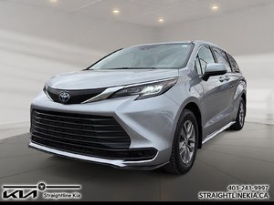 2022 Toyota SIENNA LE