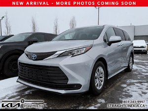 2022 Toyota SIENNA LE