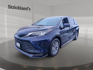 2025 Toyota Sienna Hybrid Sienna XLE 8-Pass