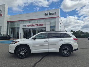 2017 Toyota Highlander SE