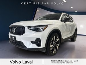 Volvo XC40 B5 AWD Plus Dark Theme 2024