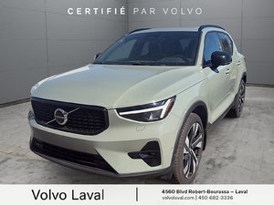 Volvo XC40 Plus Dark Theme 2025