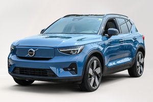 2023 Volvo XC40 Recharge TWIN Plus - Dark